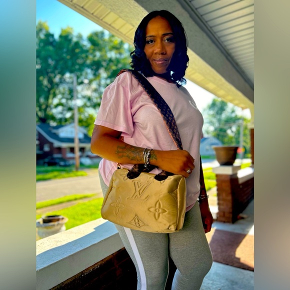 Dana Handbags - I’m AliveBAYBEE!!!💋❤️🔥Please like and love my flyer love you BAYBEE💋💋❤️❤️🔥